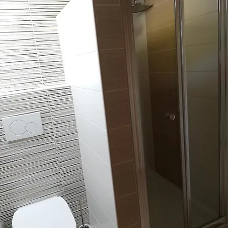 Apartmaji Mojca Apartman *
