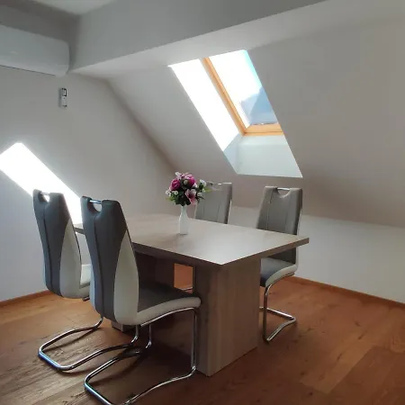 Apartmaji Mojca Apartman