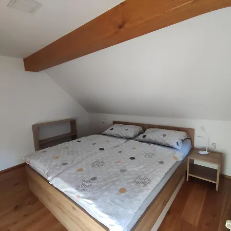 Apartmaji Mojca Apartman *