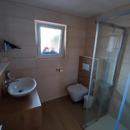 Apartmaji Mojca Apartman *