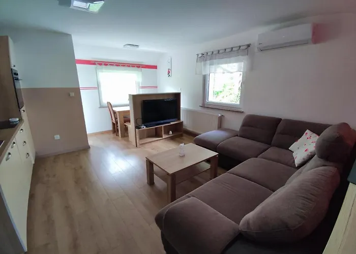 Apartmaji Mojca *